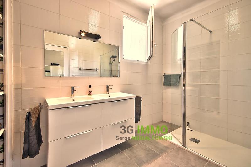 Propriété - 124 m² - 6 pièces