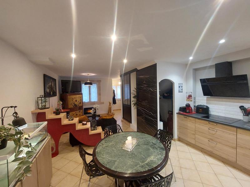 Maison - 80 m² - 5 pièces