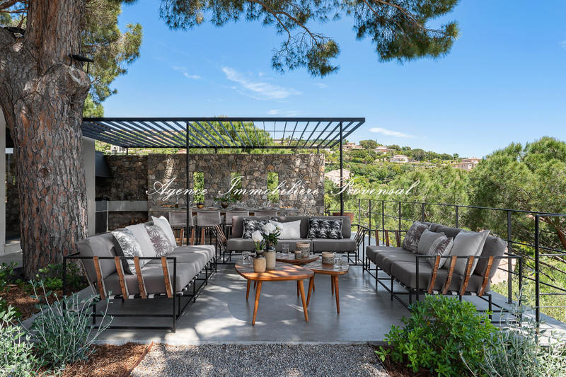 Villa - 360 m² - 6 pièces