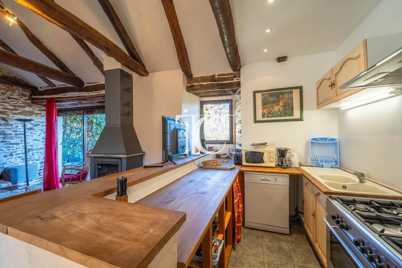 Propriété - 296 m² - 14 pièces