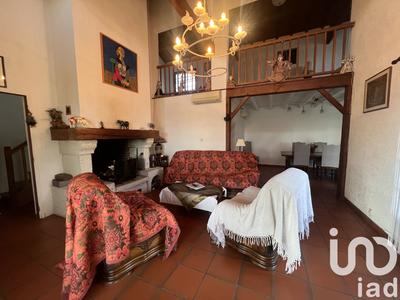 Maison - 222 m² - 9 pièces