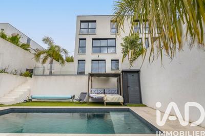 Maison - 142 m² - 6 pièces