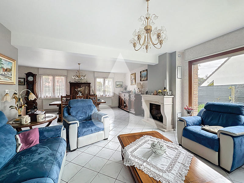 Maison - 185 m² - 8 pièces