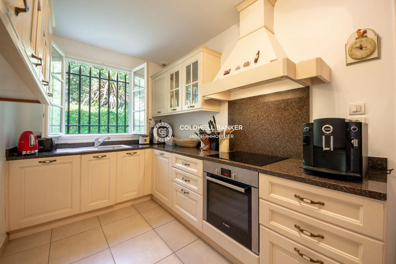 Villa - 250 m² - 4 pièces