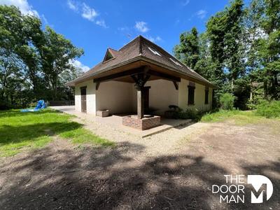 Propriété - 300 m² - 9 pièces