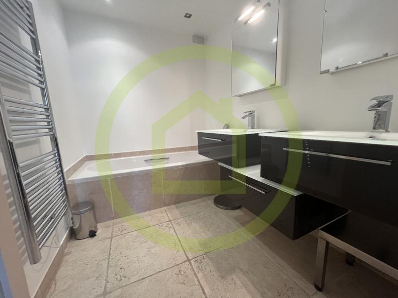 Appartement - 80 m² - 3 pièces