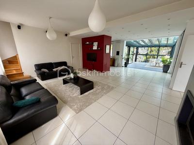 Demeure - 268 m² - 8 pièces