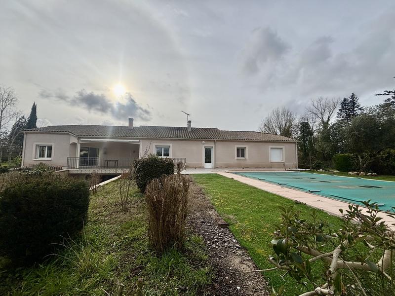 Villa - 209 m² - 4 pièces