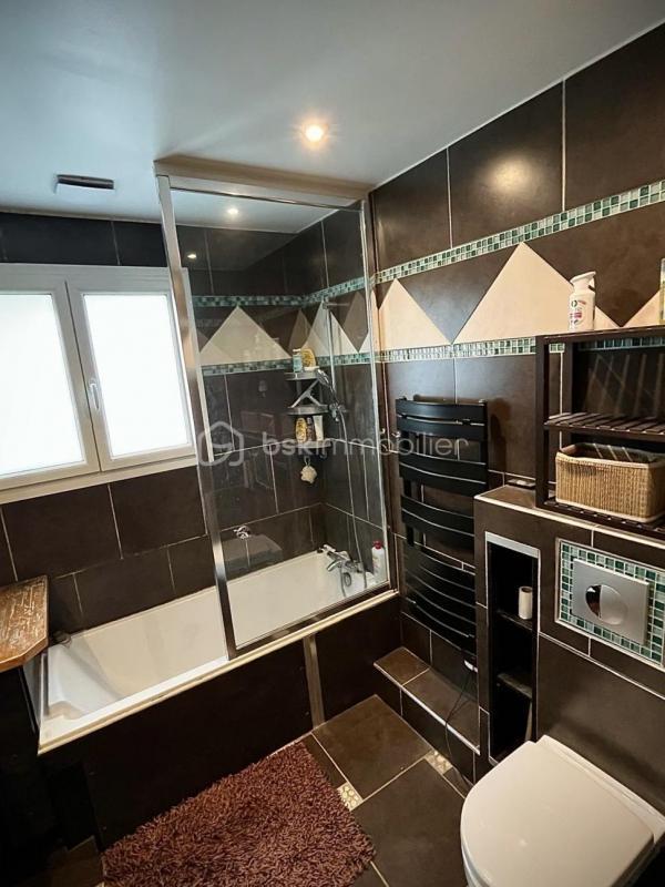 Maison traditionnelle - 122 m² - 5 pièces