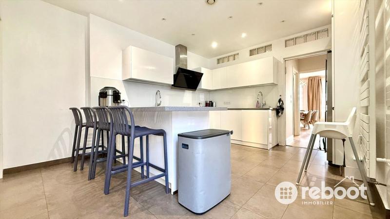 Appartement - 150 m² - 6 pièces