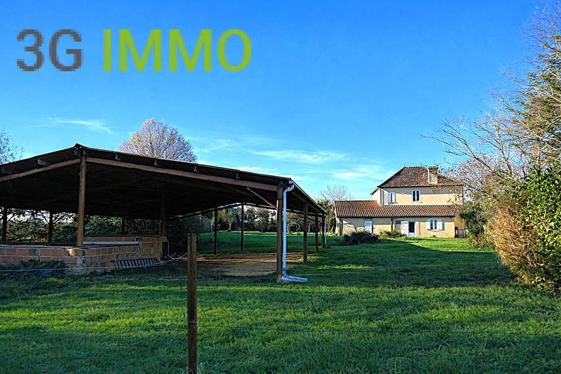 Maison - 230 m² - 10 pièces