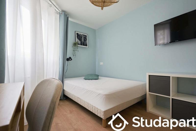 Chambre - 11 m² - 1 pièce