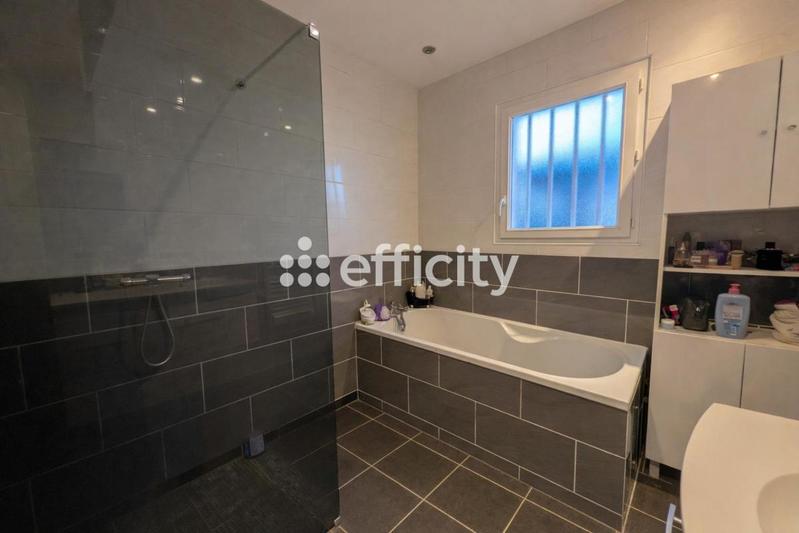 Maison - 117 m² - 6 pièces