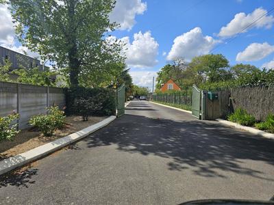 Maison - 220 m² - 8 pièces