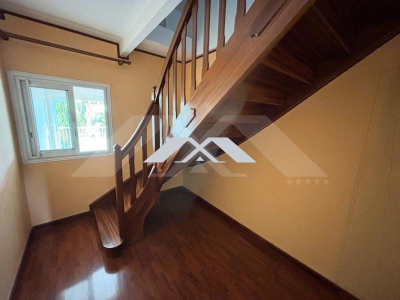 Maison - 309 m² - 6 pièces