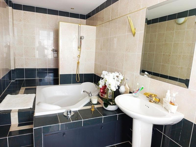 Maison - 164 m² - 5 pièces