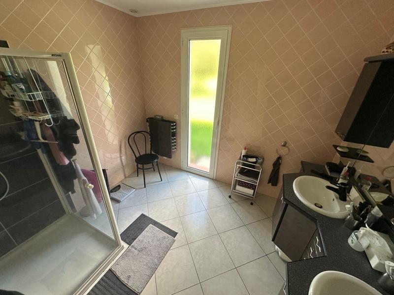 Maison - 255 m² - 5 pièces
