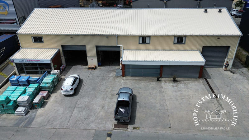 Local d'activités - 755 m²