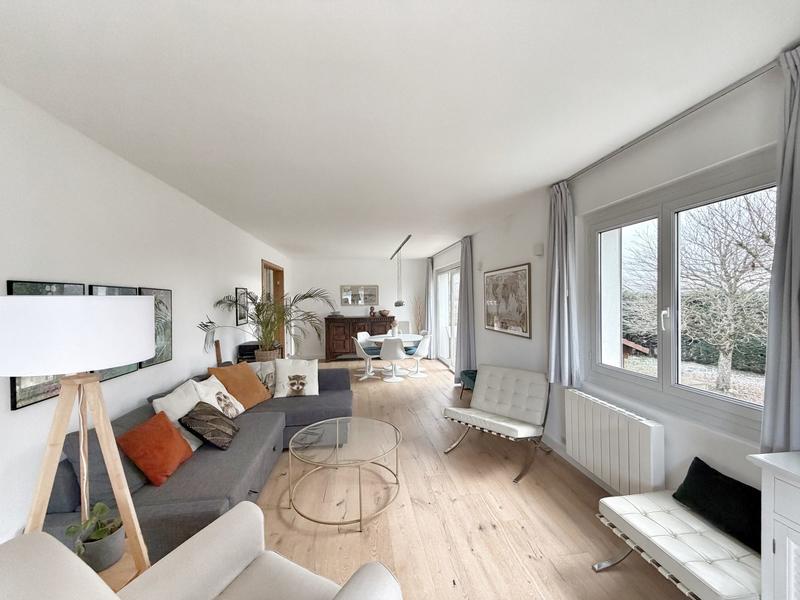 Maison - 211 m² - 7 pièces