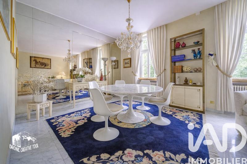 Maison - 464 m² - 12 pièces