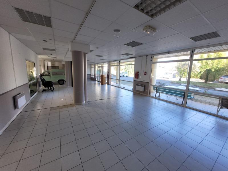 Local d'activité / Entrepôt - 434 m² - 10 pièces