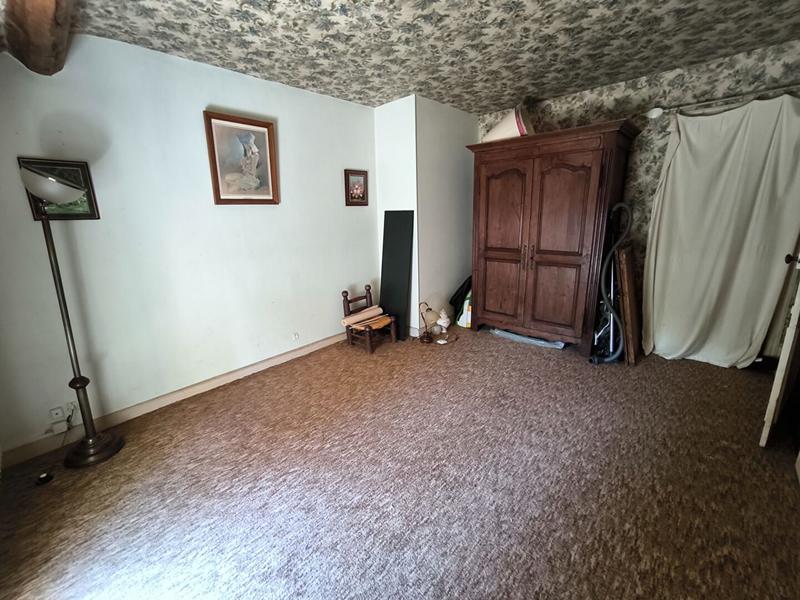 Maison - 225 m² - 7 pièces