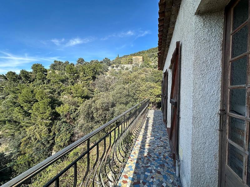 Propriété - 213 m² - 9 pièces