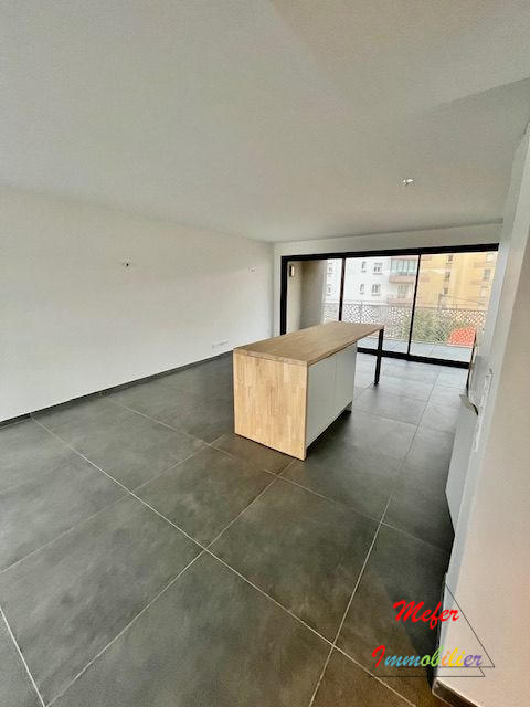 Appartement - 85 m² - 3 pièces