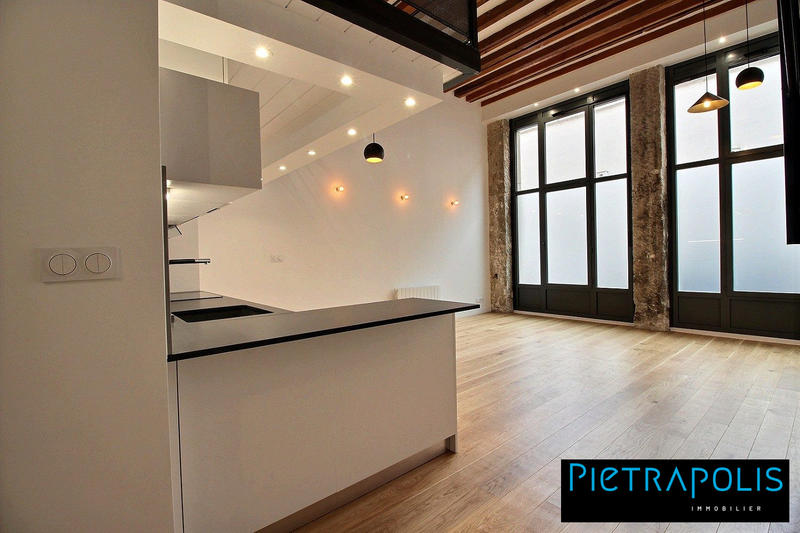 Appartement - 99 m² - 4 pièces