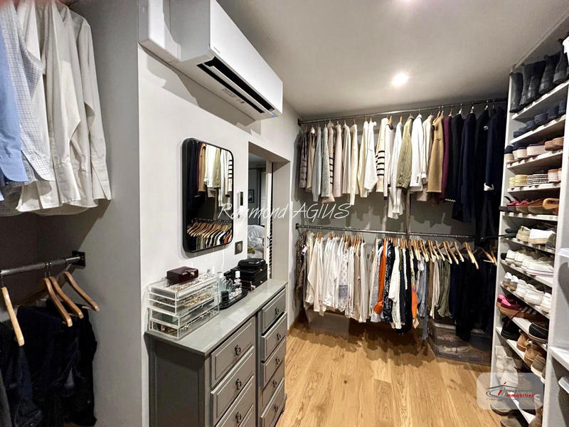 Maison - 292 m² - 11 pièces