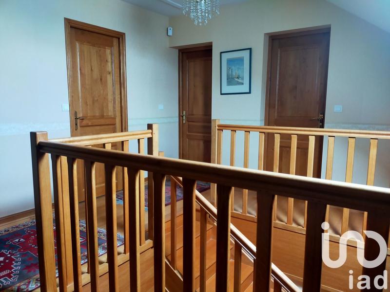 Maison - 250 m² - 8 pièces