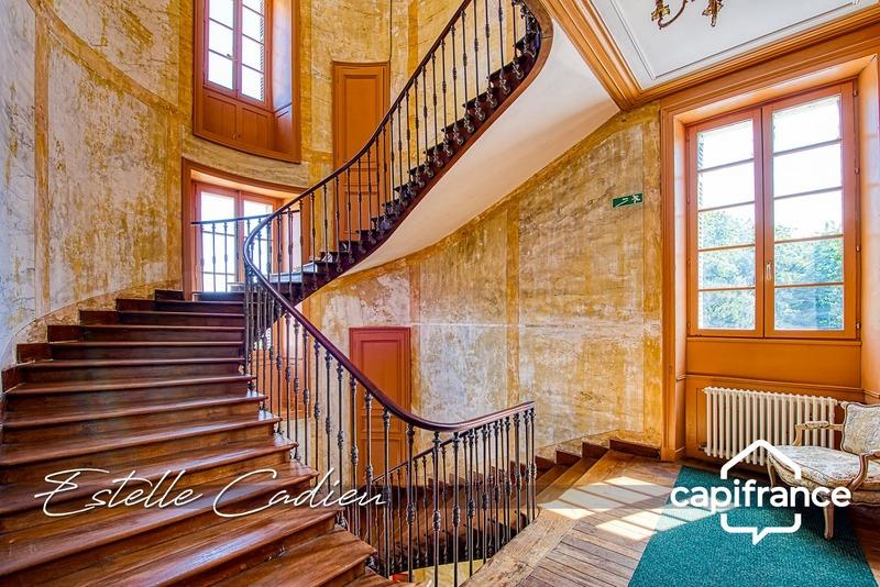 Château - 843 m² - 16 pièces