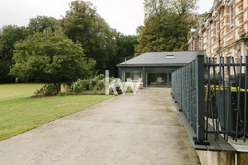 Château - 603 m² - 15 pièces