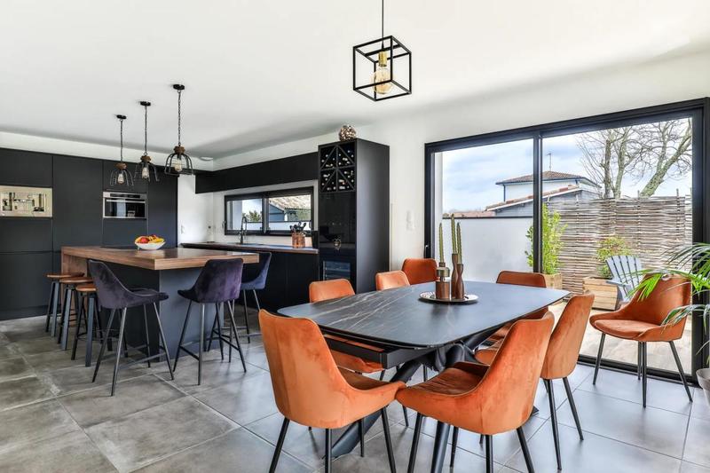 Maison - 159 m² - 5 pièces