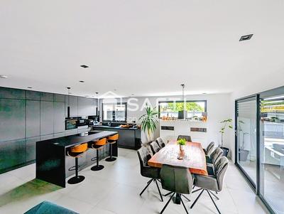 Maison - 158 m² - 6 pièces