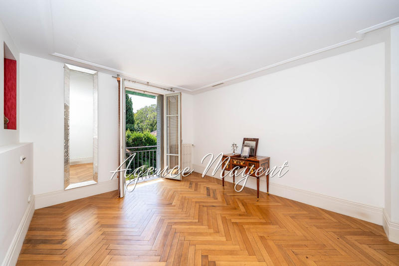 Maison - 232 m²