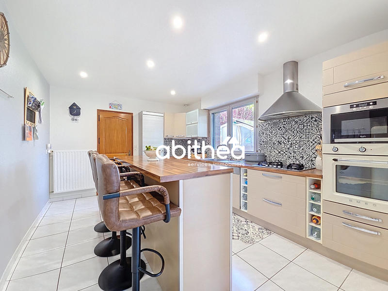 Maison - 182 m² - 6 pièces