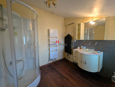 Maison - 290 m² - 6 pièces