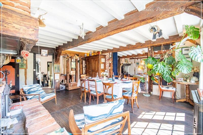 Maison - 218 m² - 9 pièces