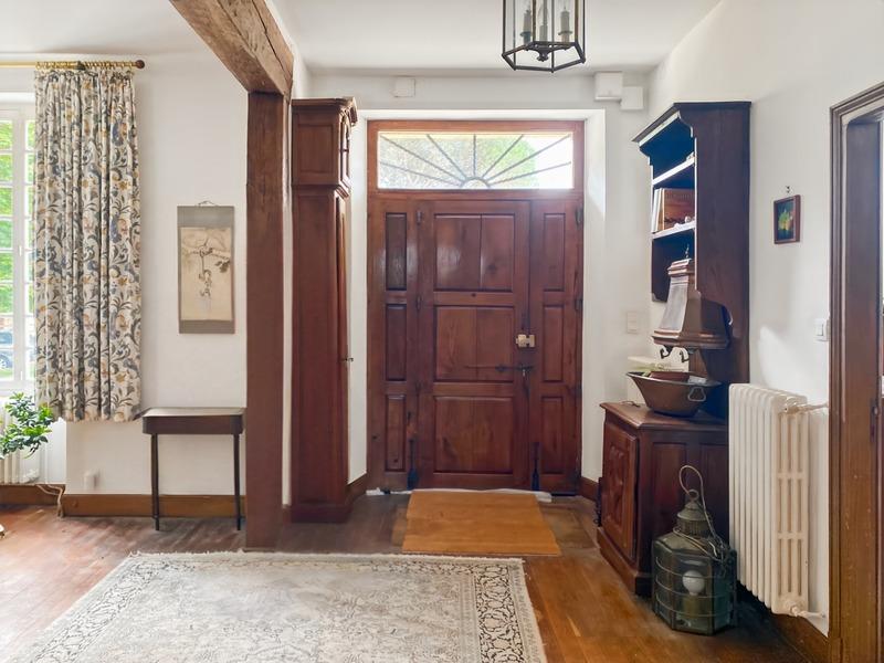 Maison - 388 m² - 11 pièces