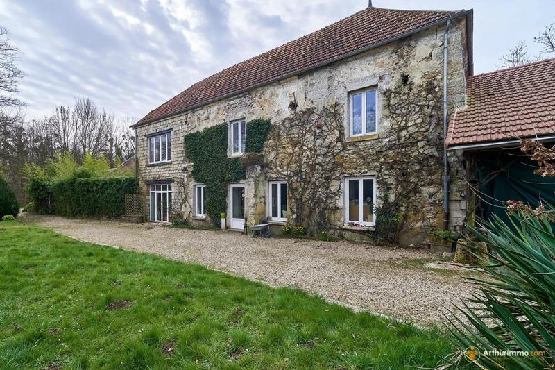 Maison - 240 m² - 7 pièces