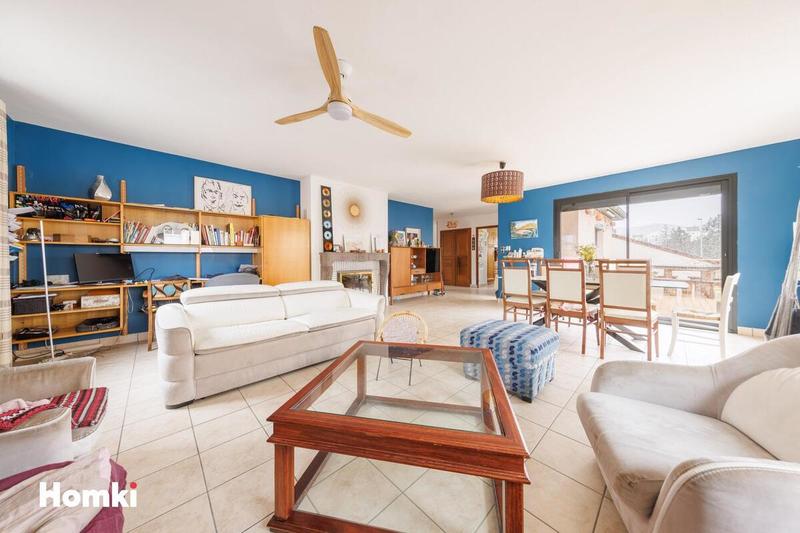 Maison - 200 m² - 6 pièces