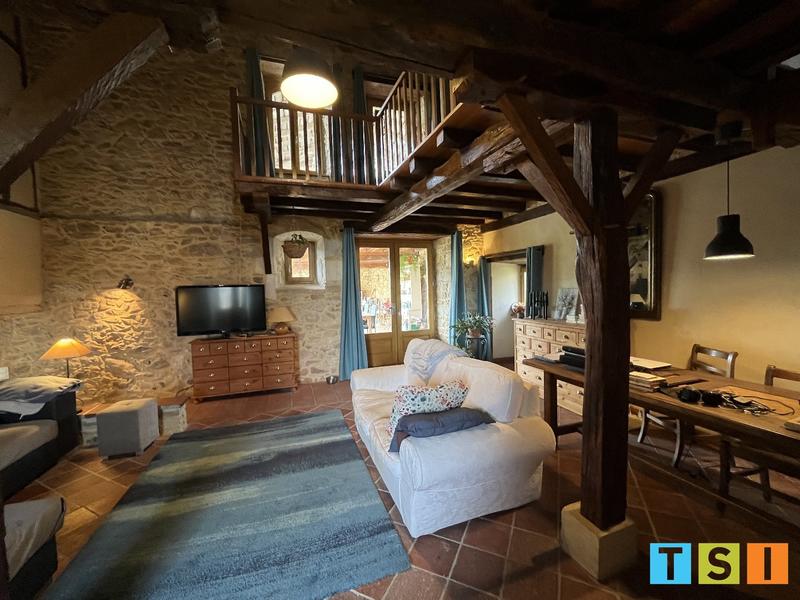 Corps de ferme - 270 m² - 9 pièces