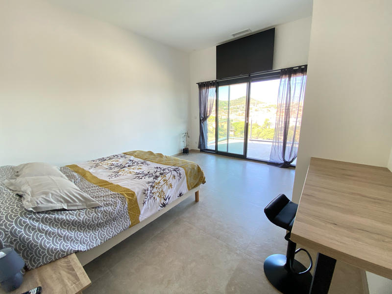 Maison - 230 m² - 5 pièces