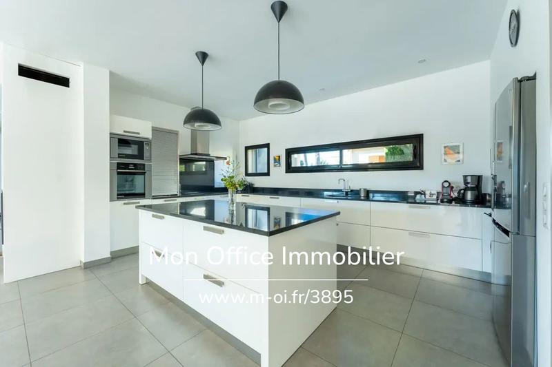 Villa - 212 m² - 7 pièces