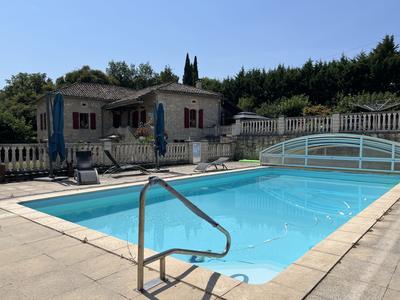 Maison - 249 m² - 6 pièces