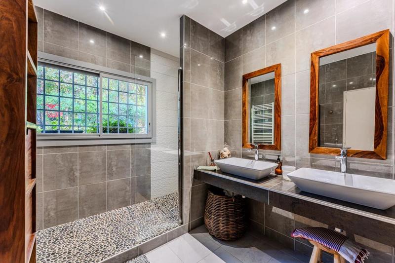 Propriété - 135 m² - 4 pièces