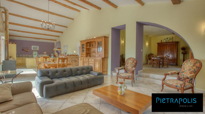 Maison - 276 m² - 8 pièces