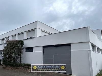 Bureau - 77 m² - 6 pièces