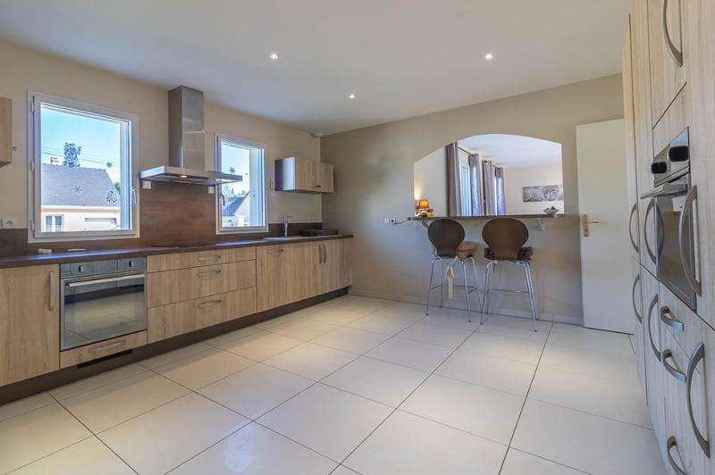 Maison - 295 m² - 9 pièces